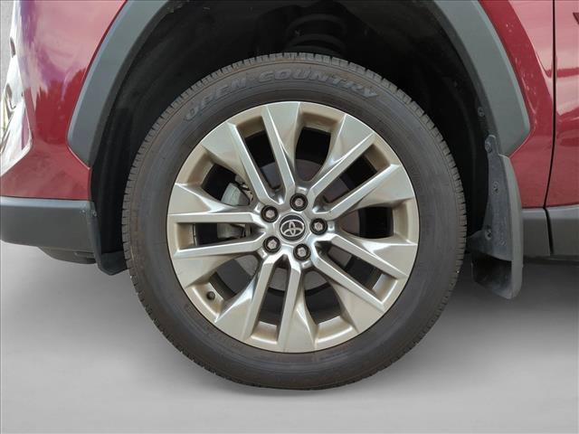 Used 2021 Toyota RAV4 XLE Premium AWD/4WD image 13
