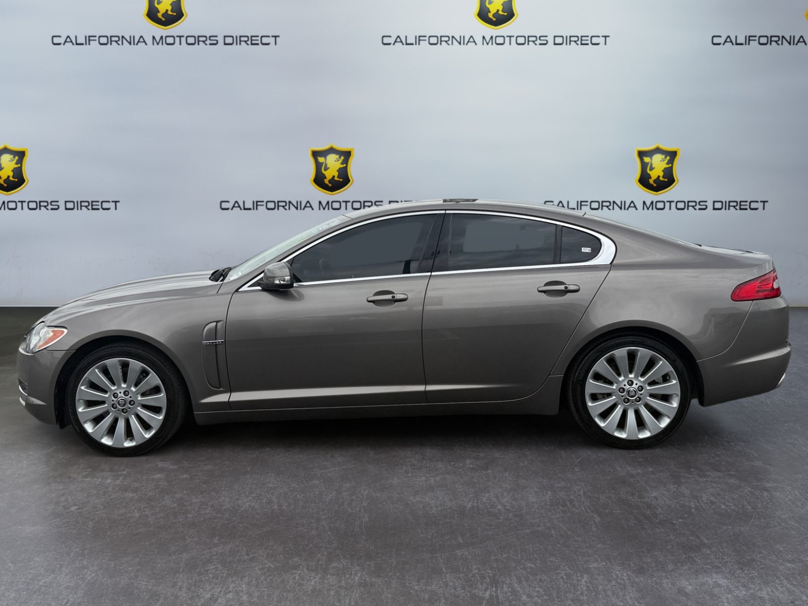 Used 2009 Jaguar XF Premium RWD image 2
