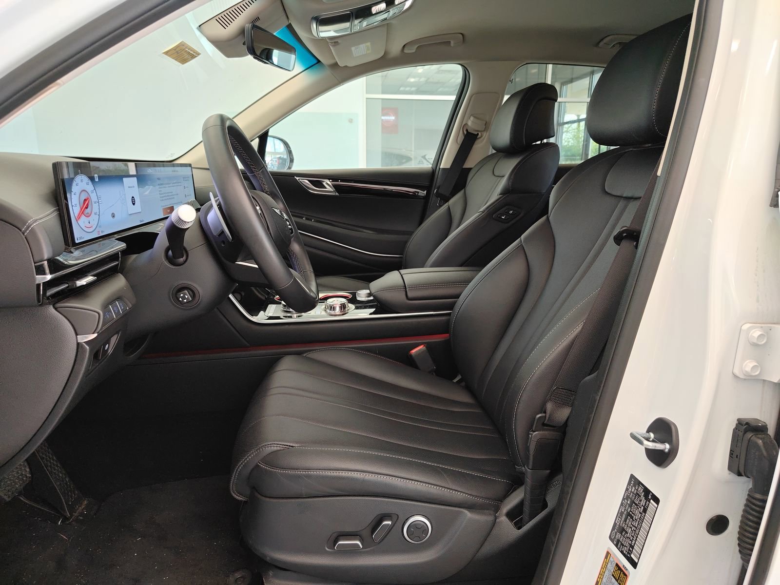 Used 2025 Genesis GV80 2.5T Standard AWD/4WD image 11