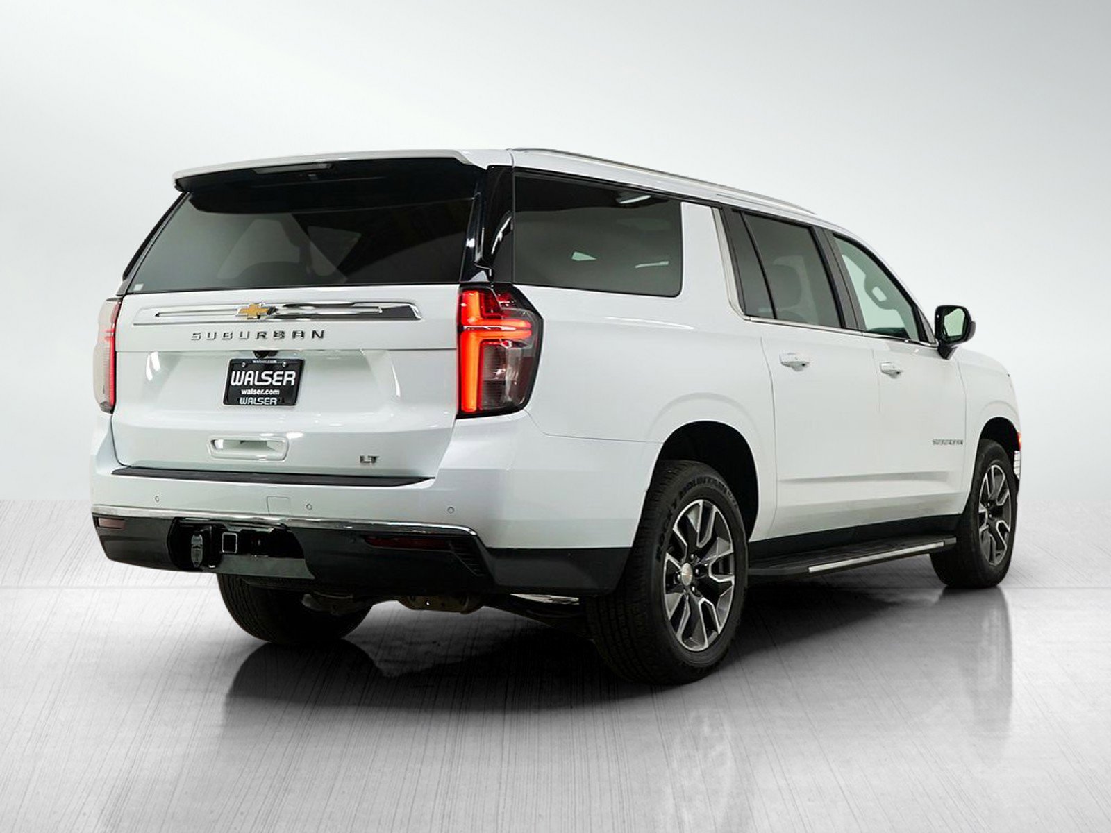 Used 2021 Chevrolet Suburban LT image 5
