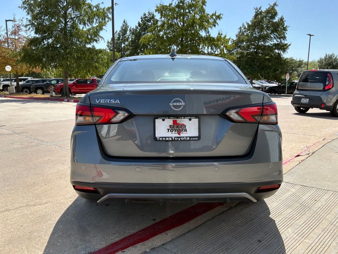 Used 2025 Nissan Versa SV FWD image 7