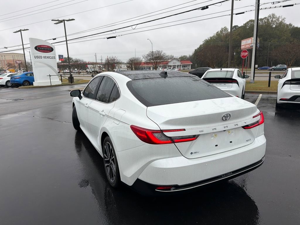 Used 2025 Toyota Camry XLE image 3