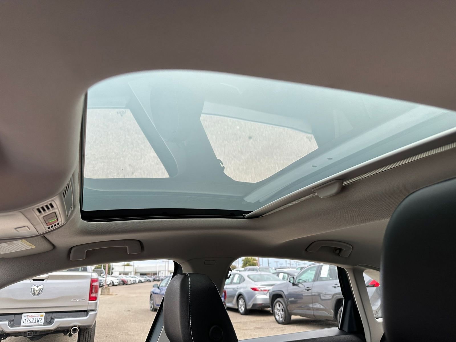 Used 2025 Volkswagen Jetta SE image 29