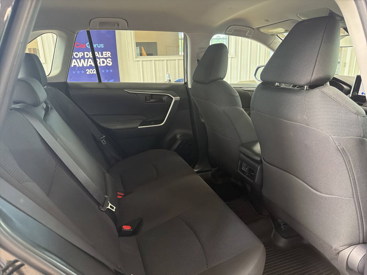 Used 2023 Toyota RAV4 LE AWD/4WD image 23