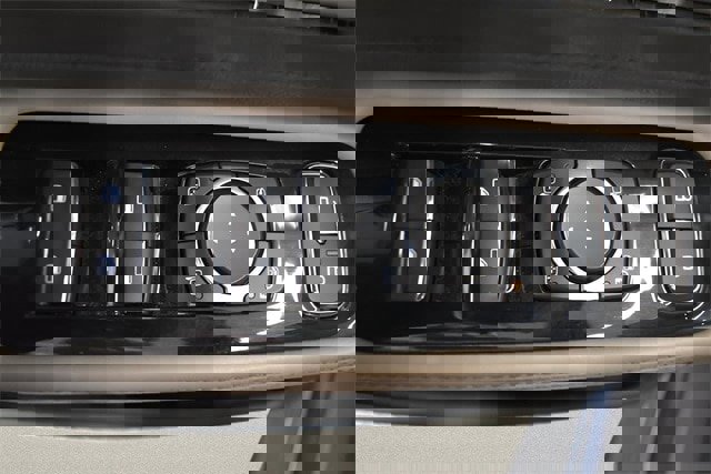 Used 2021 Lincoln Aviator Reserve w/ Equipment Group 202A image 23