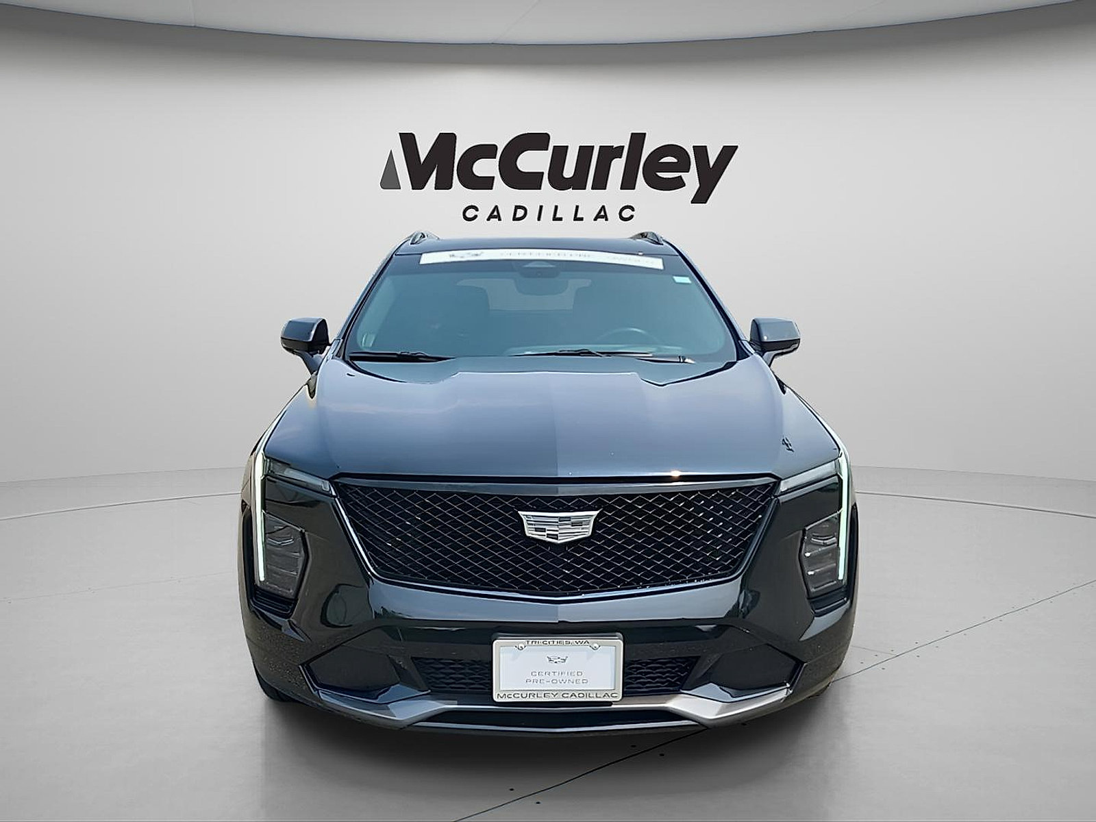 Certified 2024 Cadillac XT4 Sport w/ Technology Package AWD/4WD image 2