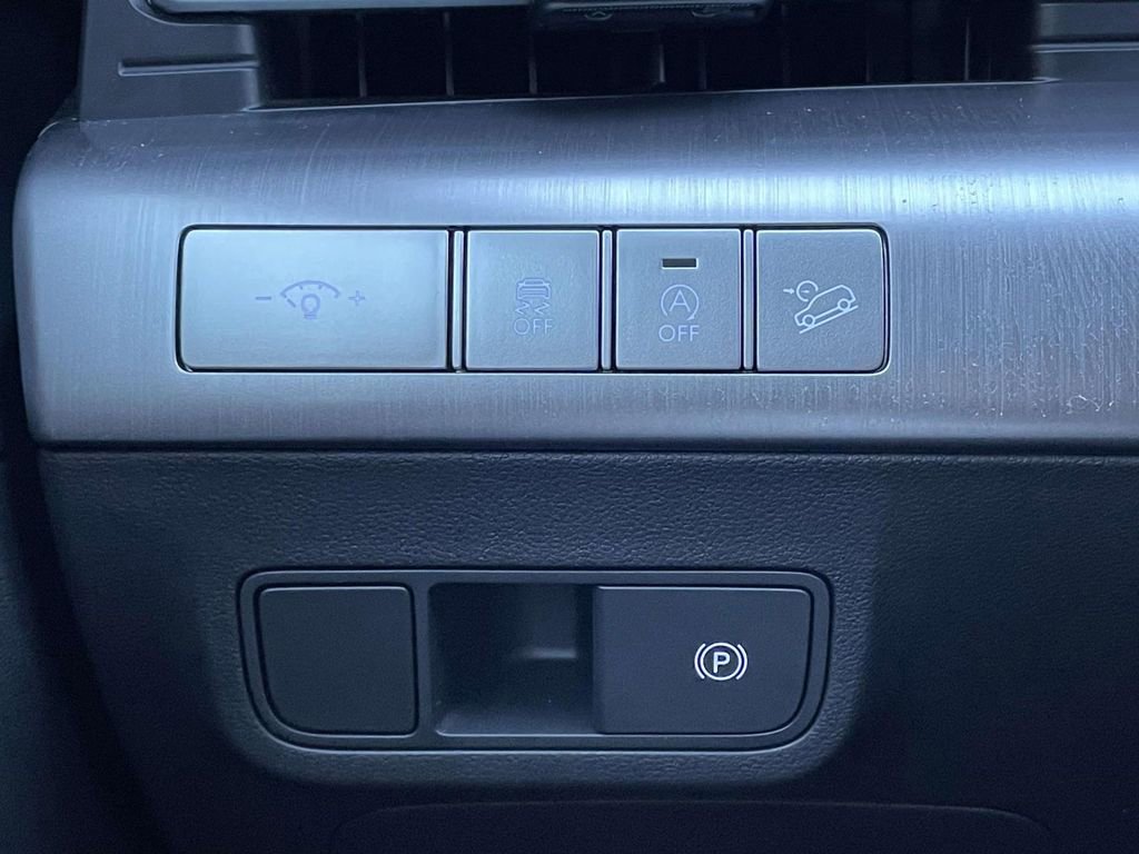 Used 2025 Hyundai Kona SE FWD image 17