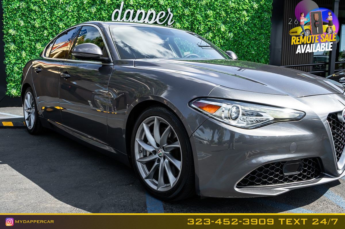 Used 2017 Alfa Romeo Giulia RWD image 4