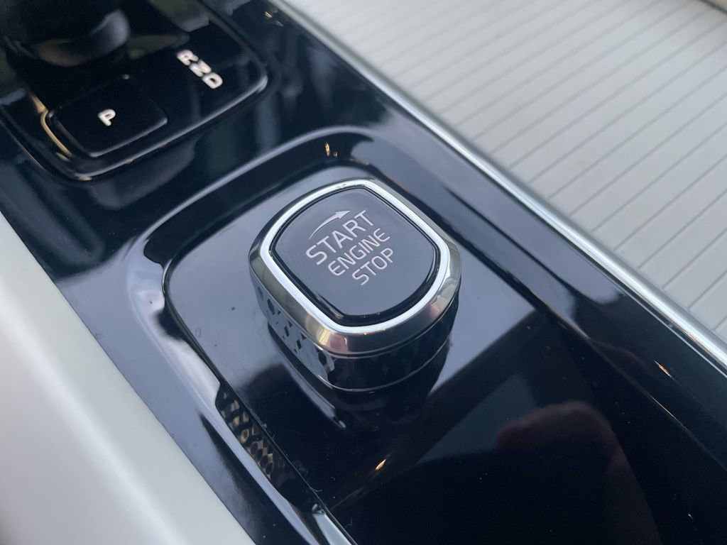 Certified 2023 Volvo XC60 B5 Core w/ Climate Package image 34