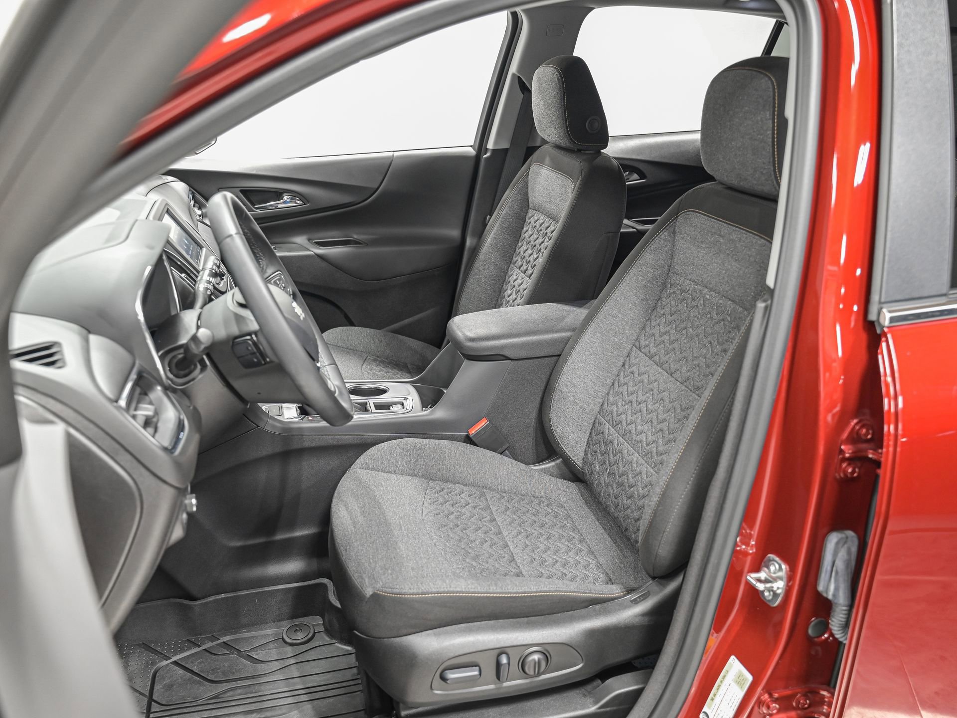 Used 2023 Chevrolet Equinox LT image 15