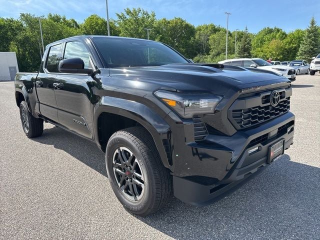 Used 2026 Toyota Tacoma TRD Sport AWD/4WD image 2