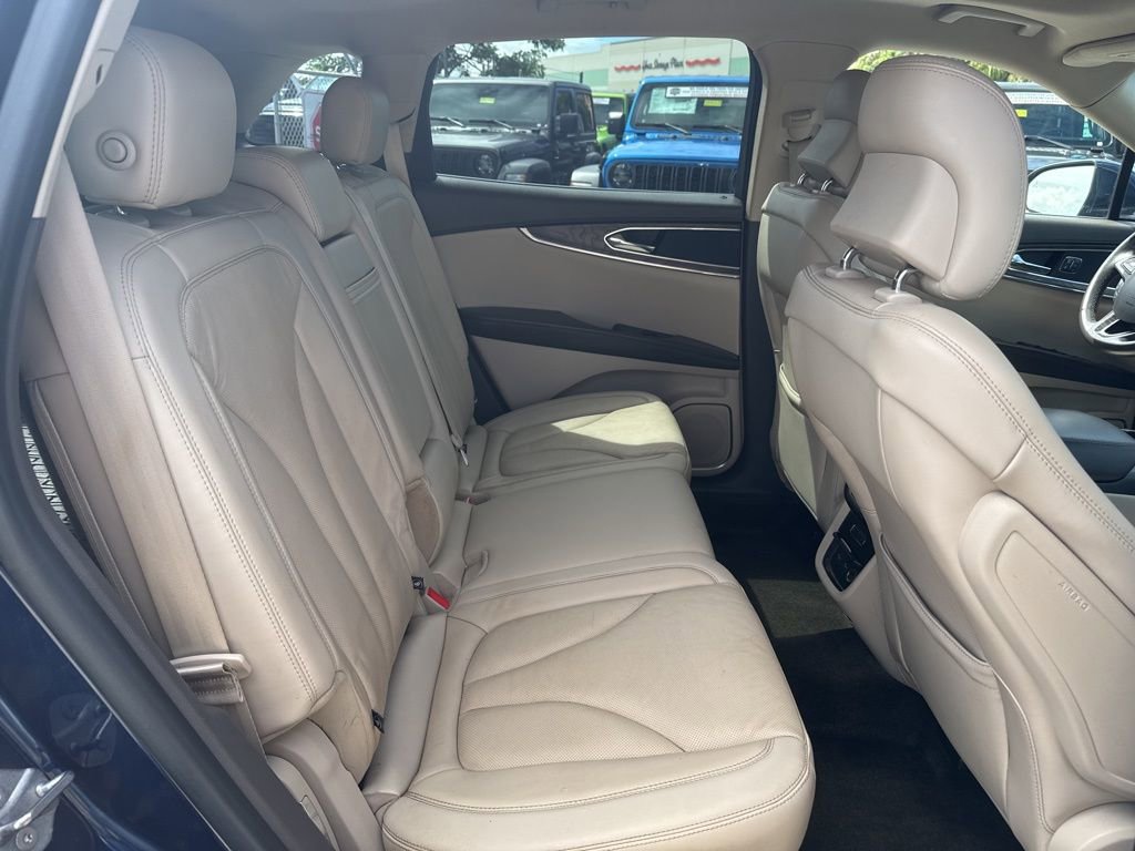 Used 2017 Lincoln MKX Reserve w/ Lincoln MKX Climate Package image 20