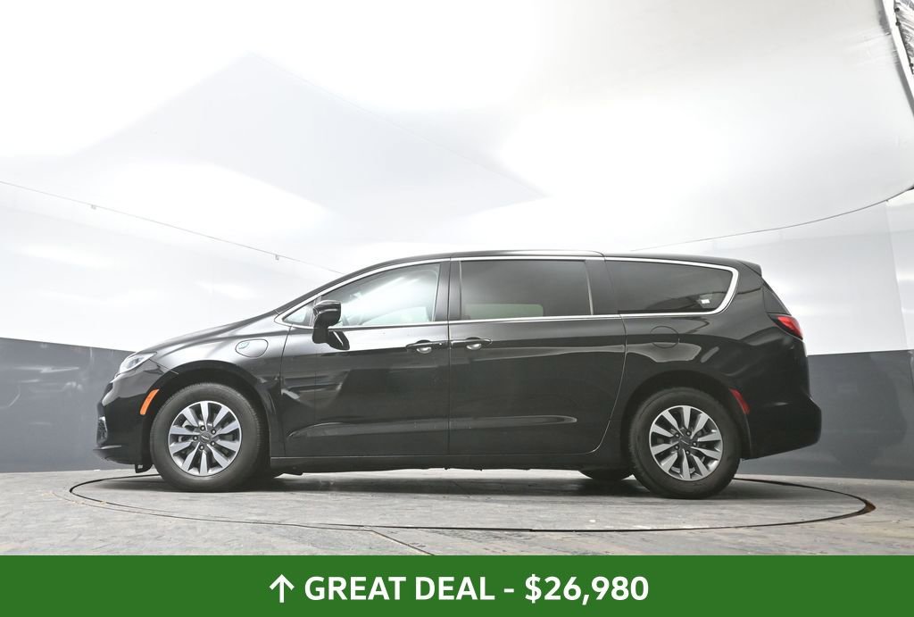 Used 2024 Chrysler Pacifica Select image 56