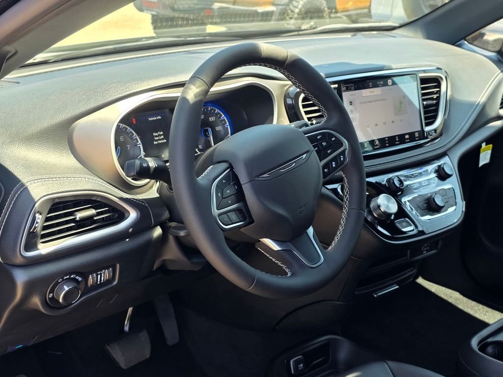 New 2027 Chrysler Pacifica Select w/ Family Tech Group FWD image 7