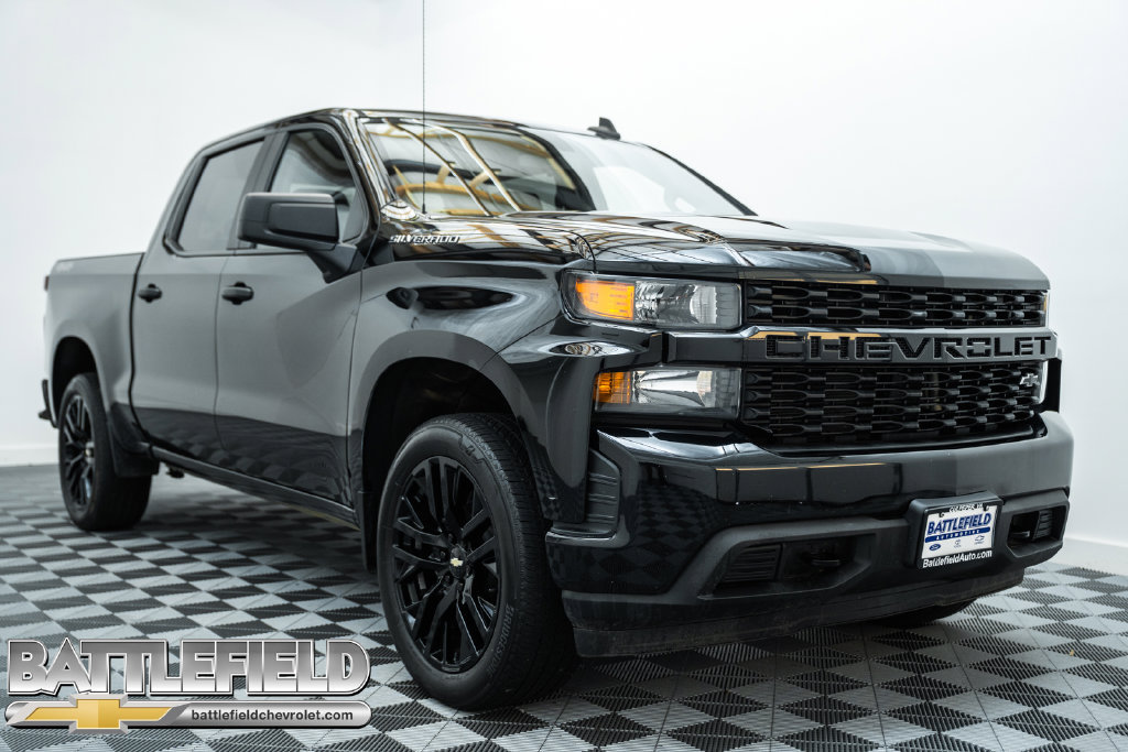 Used 2020 Chevrolet Silverado 1500 Custom w/ Custom Value Package AWD/4WD image 1