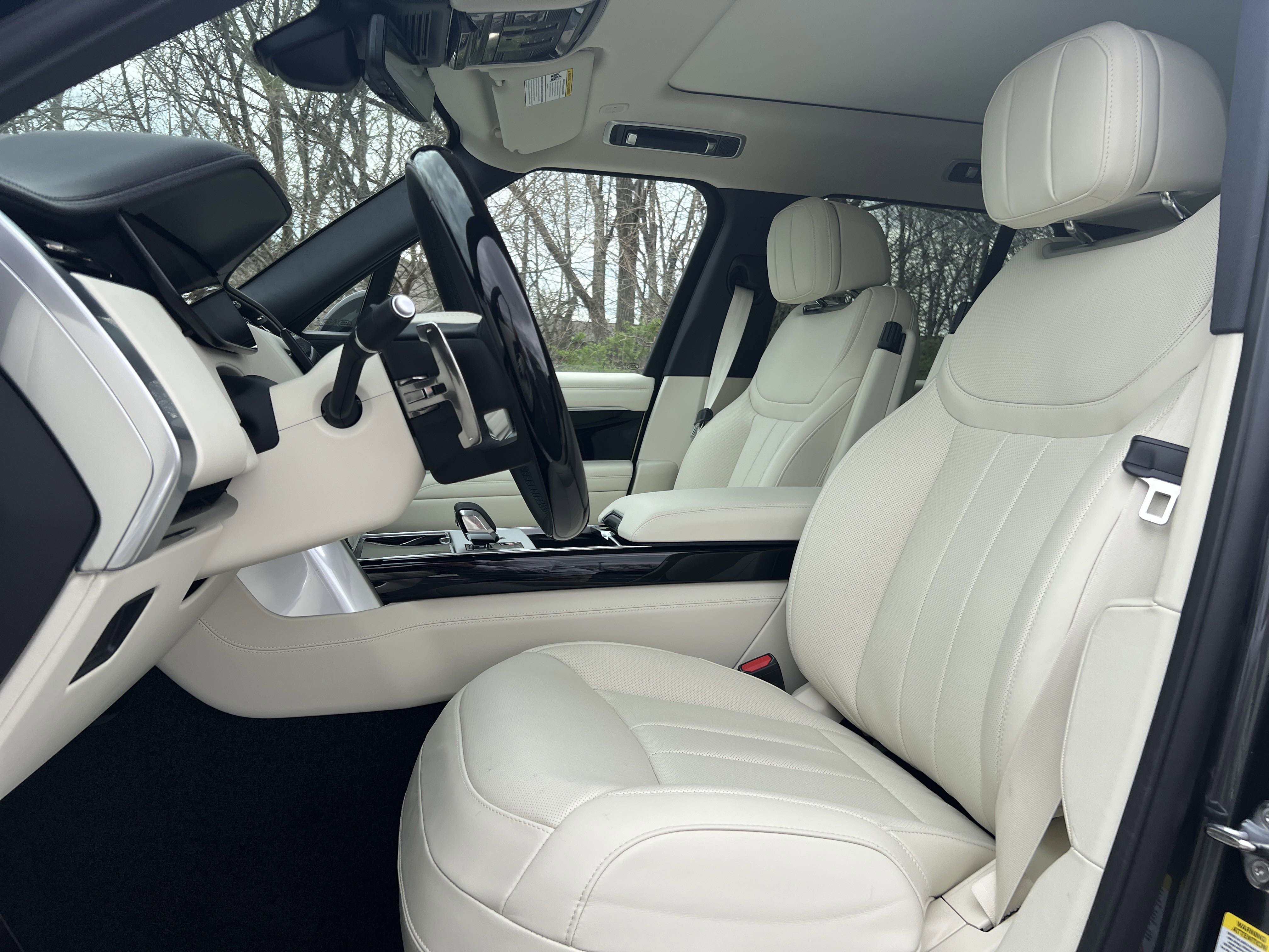 New 2025 Land Rover Range Rover SE image 21