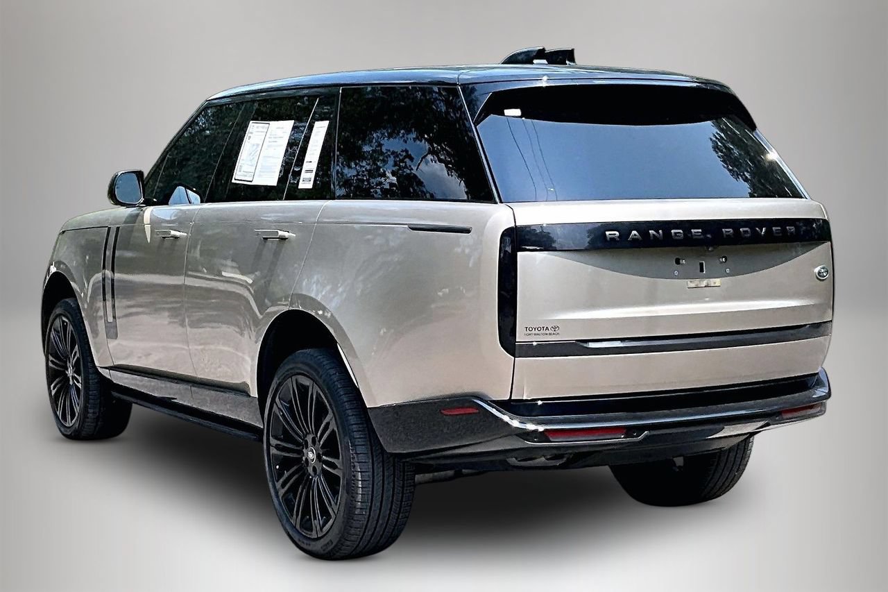 Used 2023 Land Rover Range Rover SE AWD/4WD image 4