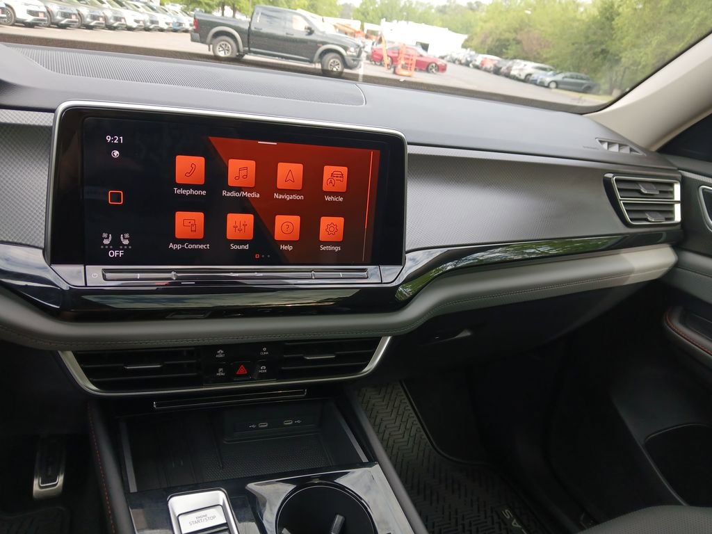 Used 2025 Volkswagen Atlas Peak Edition SE image 18