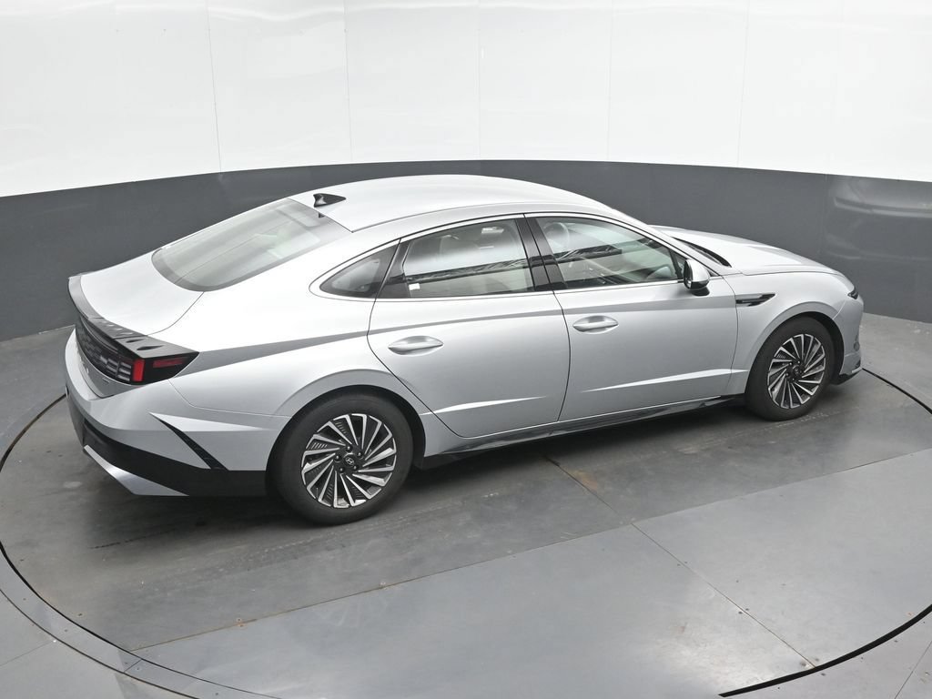 Certified 2025 Hyundai Sonata SEL FWD image 31