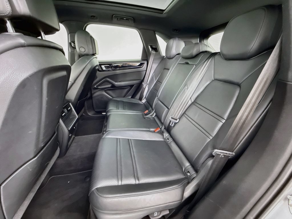 Certified 2023 Porsche Cayenne AWD/4WD image 23