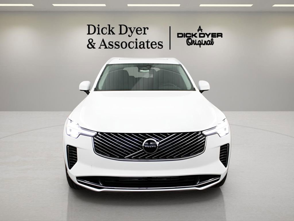 New 2025 Volvo XC90 T8 Core w/ Protection Package image 5