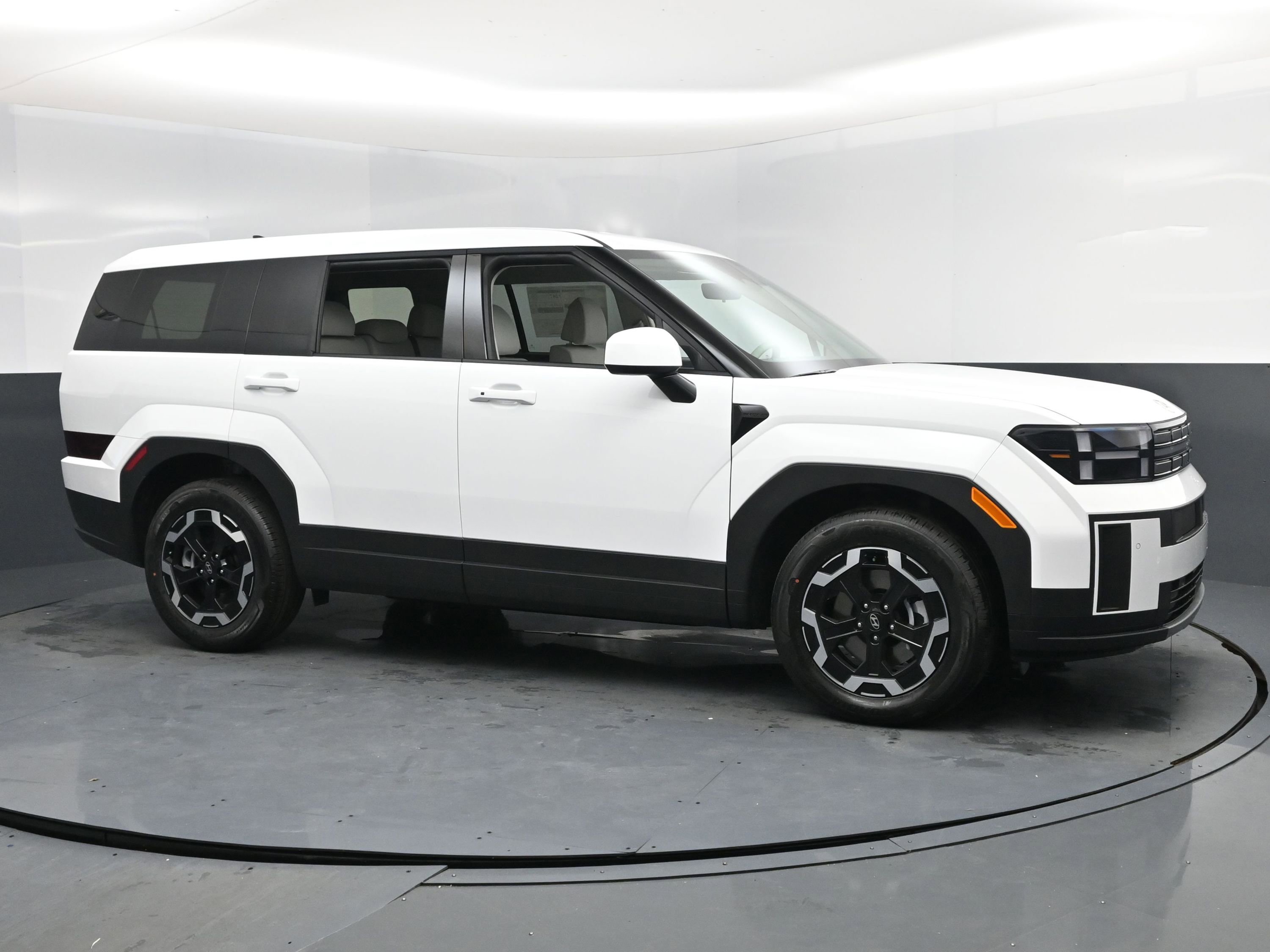 New 2026 Hyundai Santa Fe SE image 2