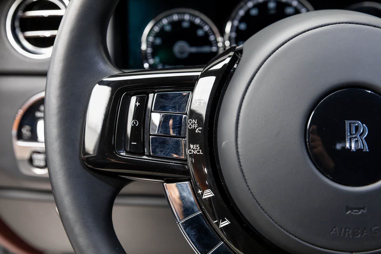 Certified 2022 Rolls-Royce Cullinan AWD/4WD image 19