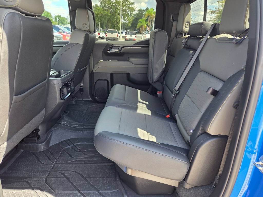 Used 2025 Chevrolet Silverado 1500 ZR2 w/ Technology Package AWD/4WD image 9