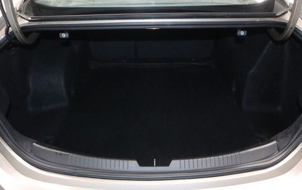Used 2023 Chevrolet Malibu LT FWD image 14