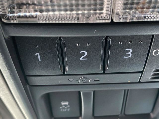 Used 2014 Toyota 4Runner Limited image 33