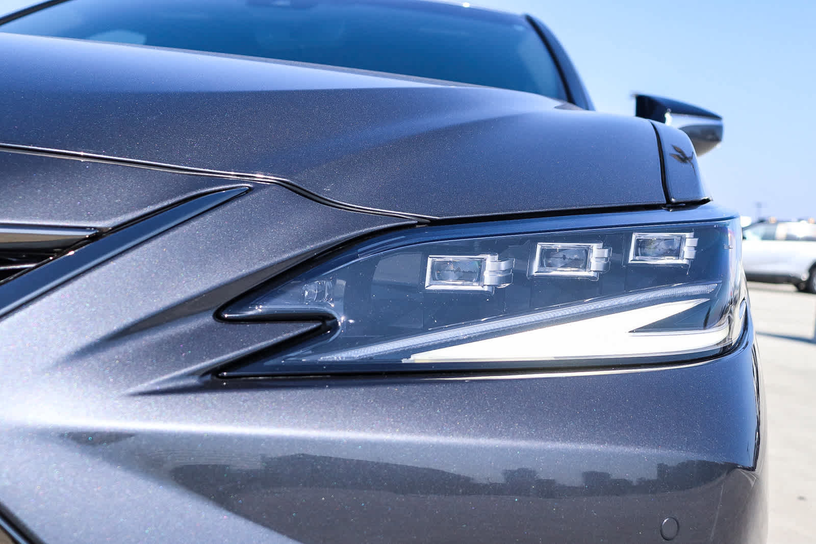 Used 2024 Lexus ES 350 F Sport w/ Accessory Package (Z2) FWD image 7