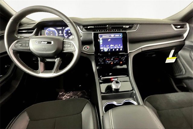 New 2025 Jeep Grand Cherokee L Altitude image 6