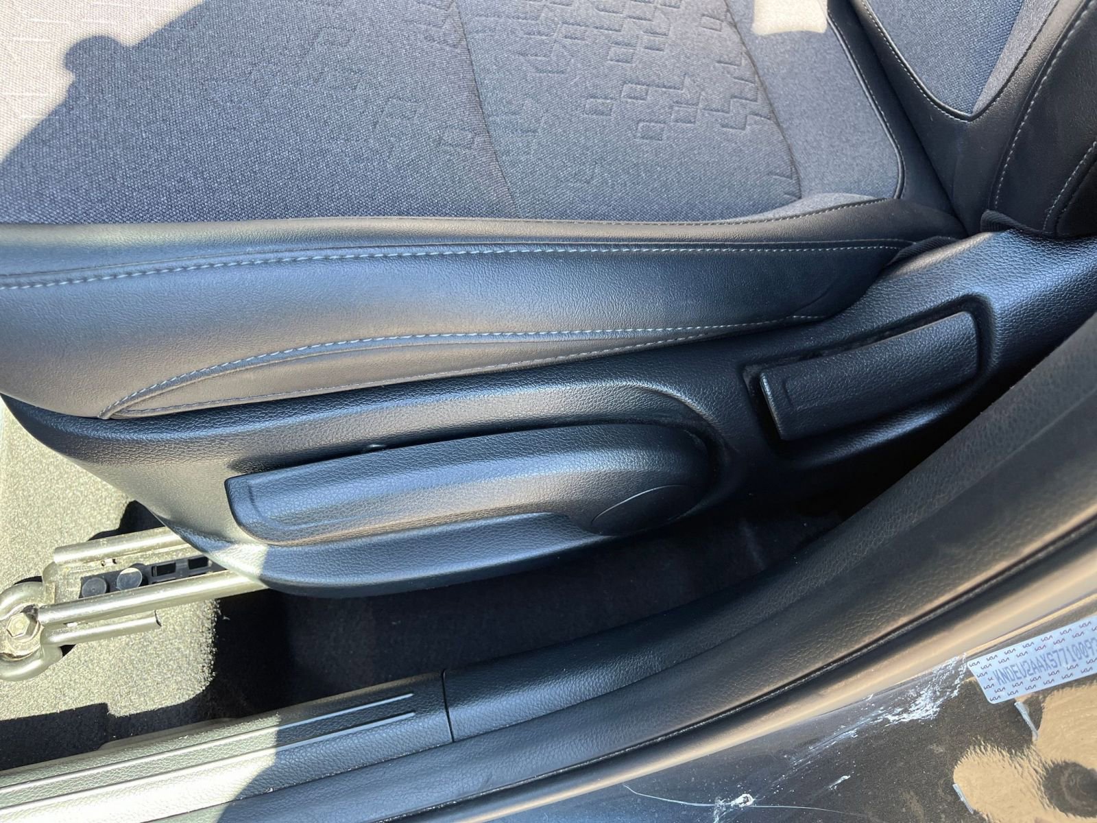 Used 2025 Kia Seltos S image 23