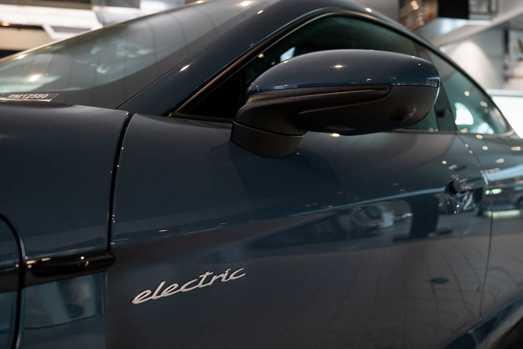 New 2025 Porsche Taycan image 14