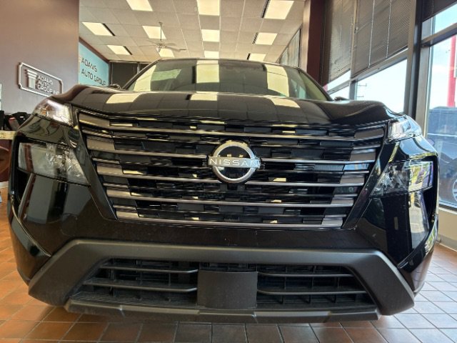 Used 2026 Nissan Rogue SV FWD image 4