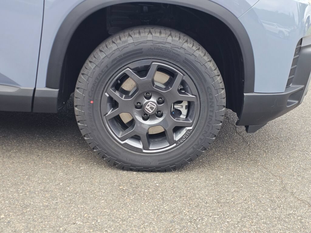 New 2026 Honda Pilot TrailSport image 9