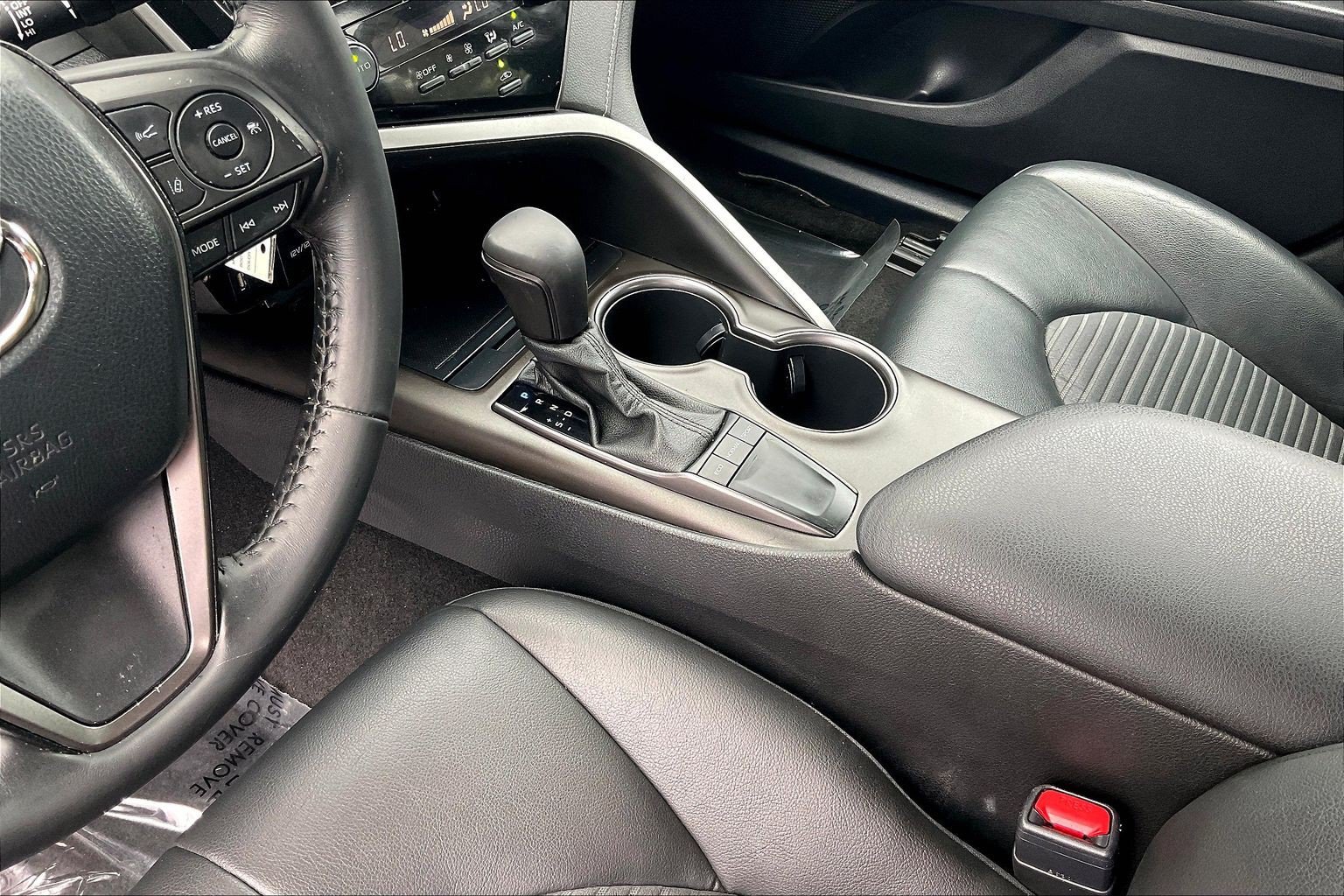 Used 2022 Toyota Camry SE FWD image 22