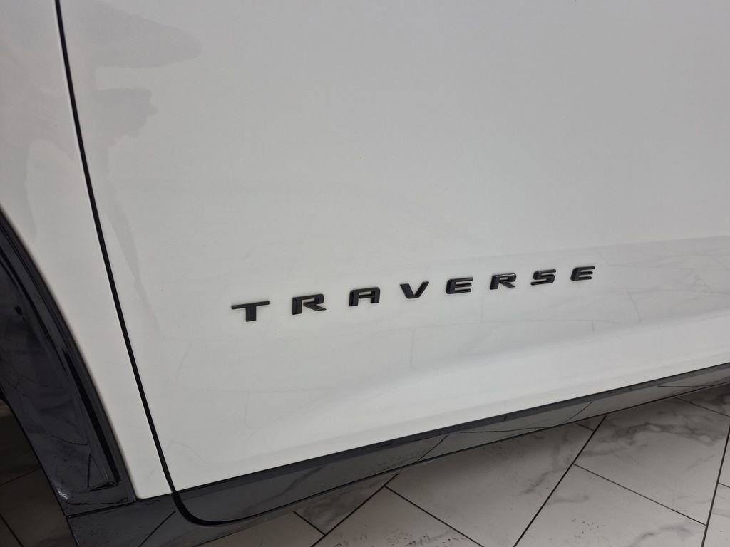 Used 2024 Chevrolet Traverse RS image 33