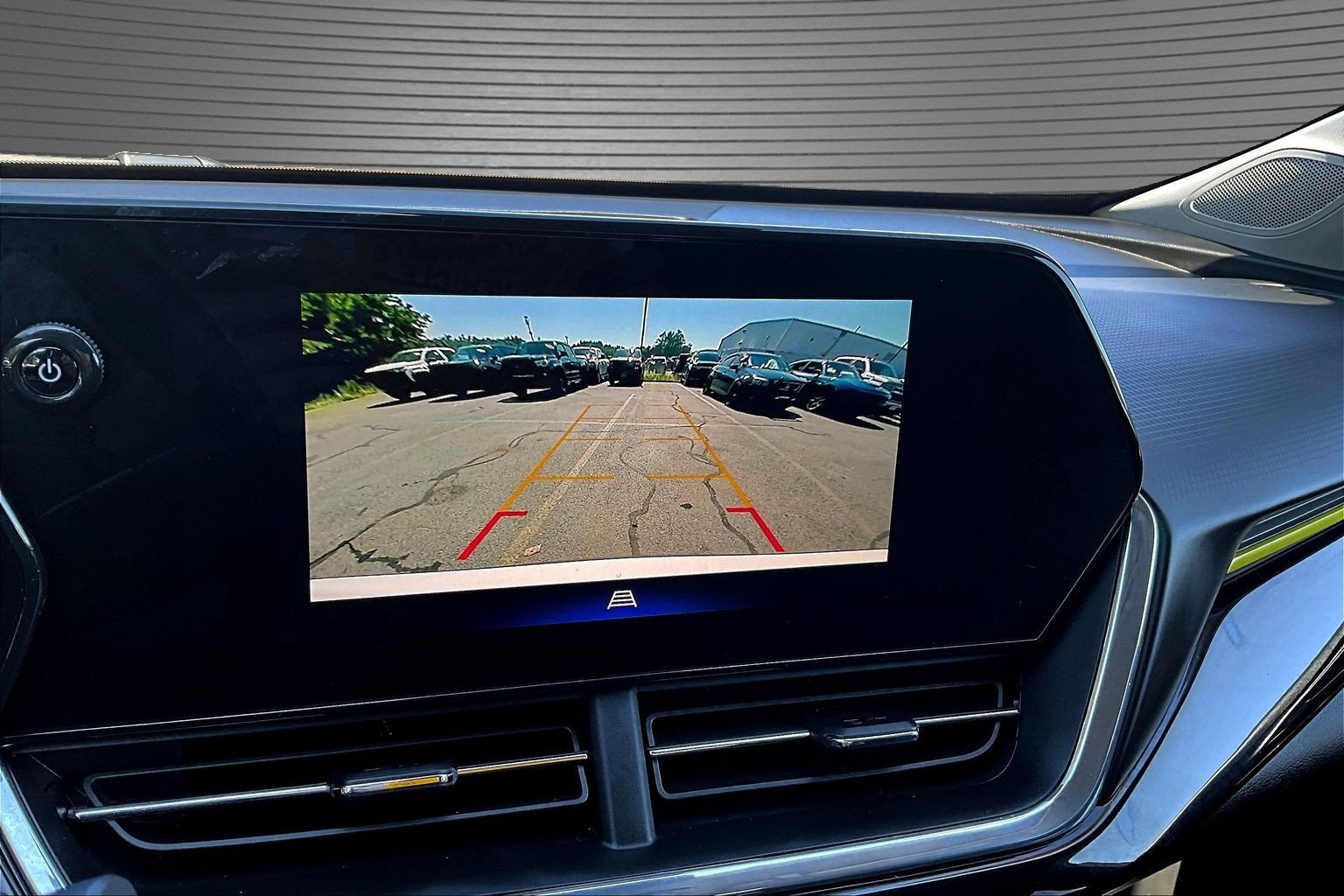 Used 2024 Chevrolet Trax ACTIV w/ Driver Confidence Package FWD image 9