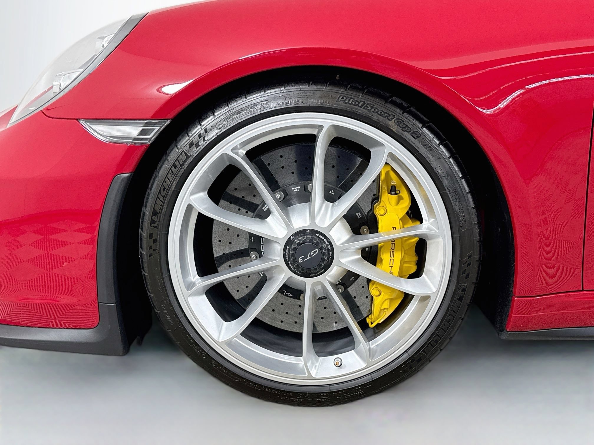 Certified 2018 Porsche 911 GT3 RWD image 25