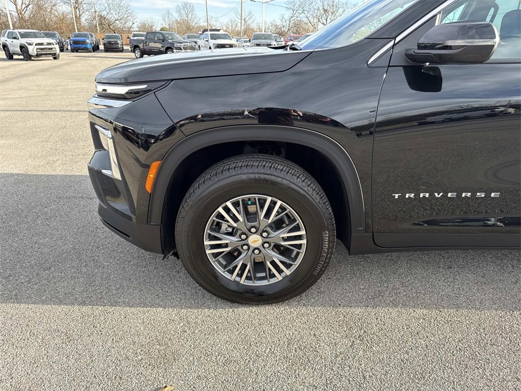 Used 2026 Chevrolet Traverse LT image 30