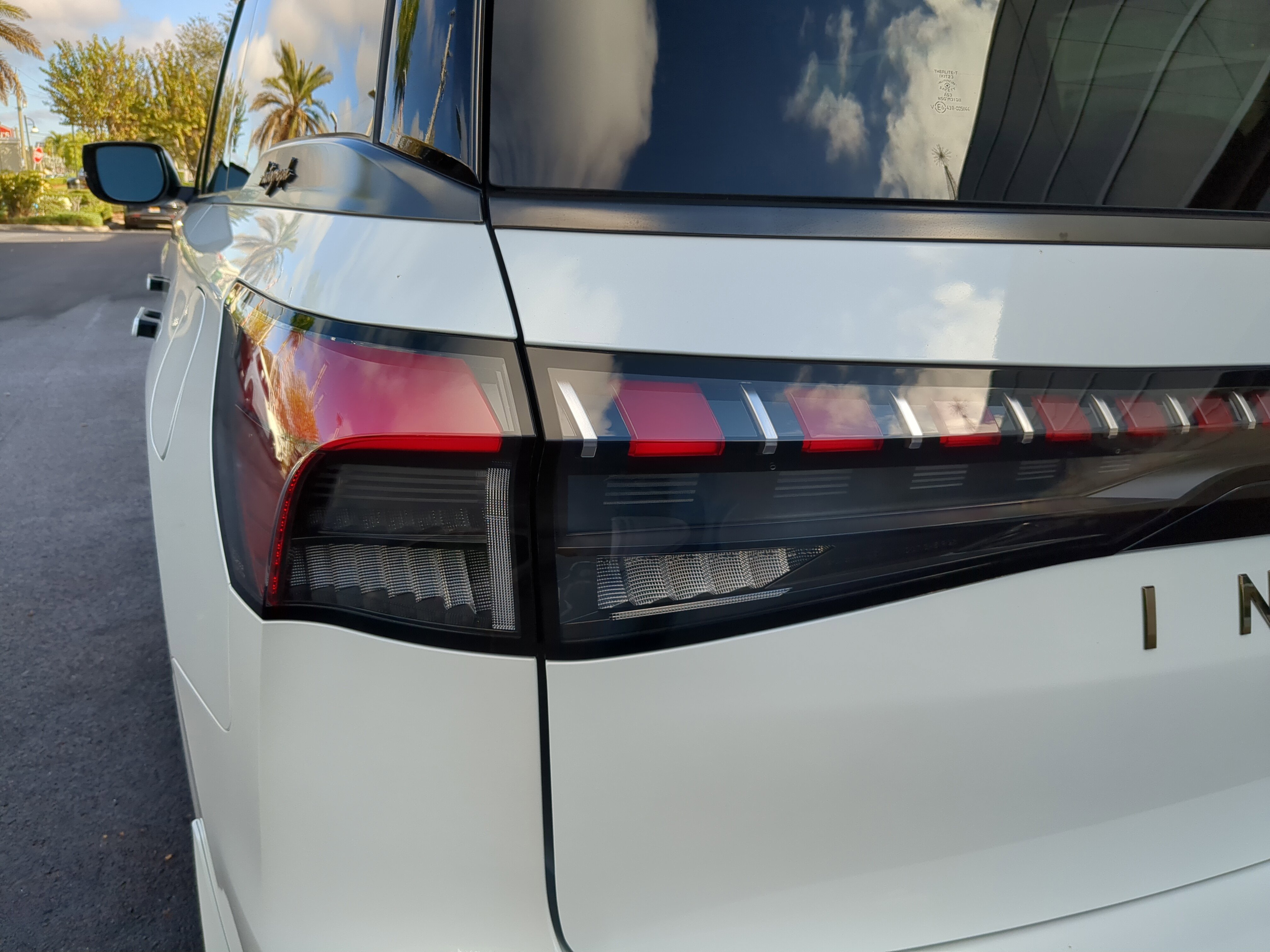 New 2026 INFINITI QX80 Autograph w/ Premium Cargo Package image 10