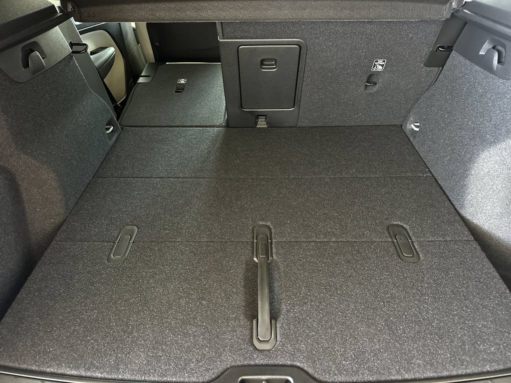 New 2026 Volvo XC40 B5 Plus w/ Protection Package Premier AWD/4WD image 14