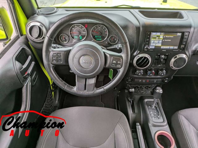 Used 2017 Jeep Wrangler Unlimited Sahara w/ Connectivity Group AWD/4WD image 19