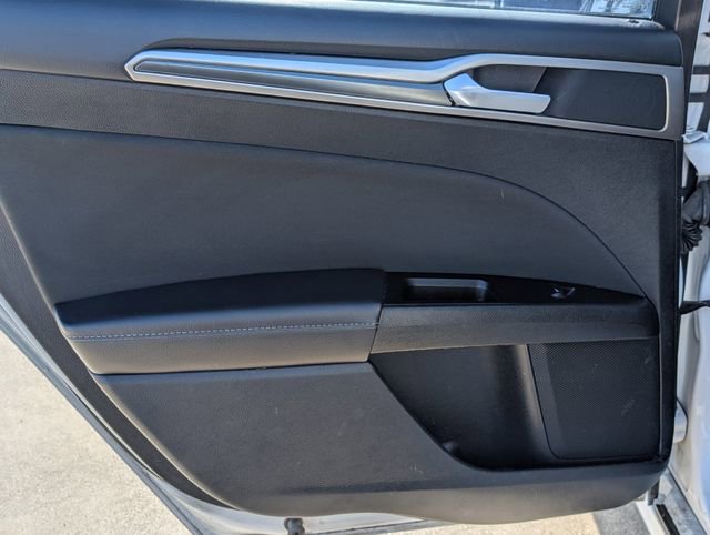 Used 2017 Ford Fusion SE w/ Equipment Group 201A FWD image 21