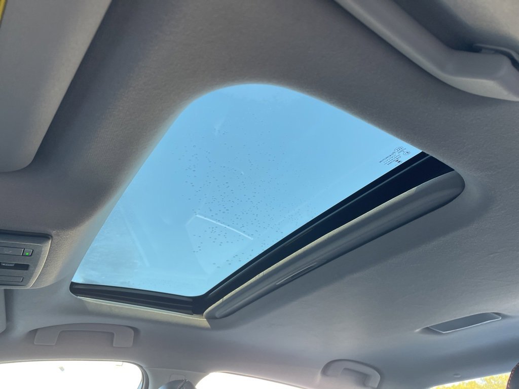 Used 2024 Nissan Sentra SR w/ SR Premium Package image 19