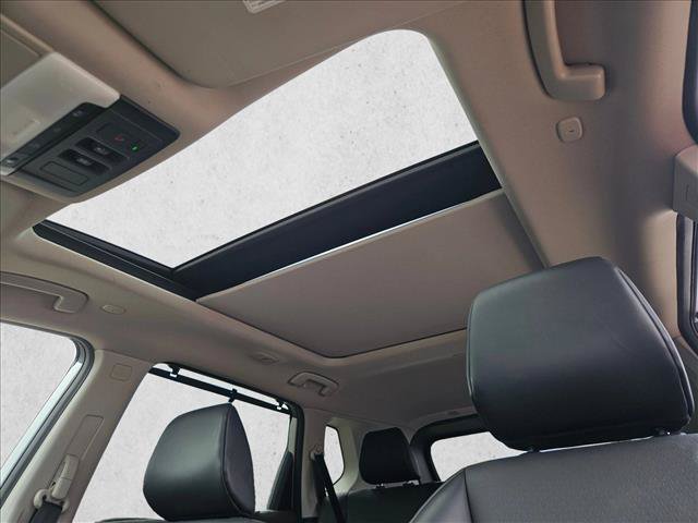 Used 2022 Nissan Rogue SV w/ SV Premium Package FWD image 13