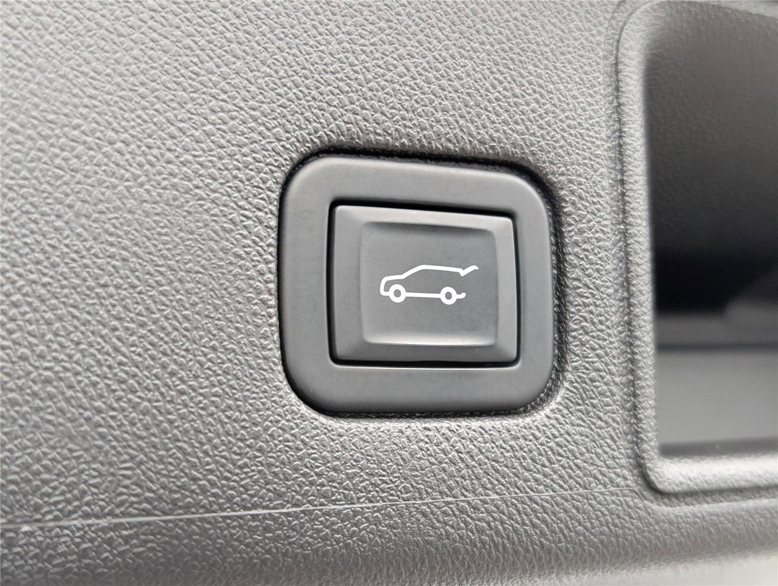 Used 2022 GMC Terrain AT4 w/ Infotainment Package II image 15