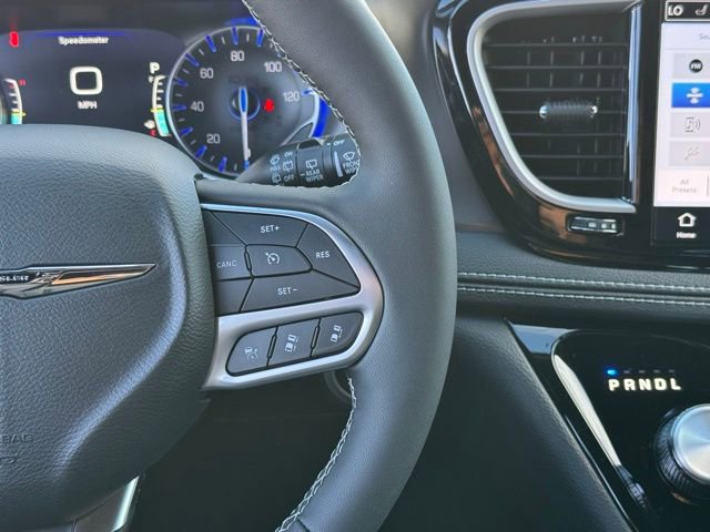 New 2026 Chrysler Pacifica Select FWD image 15