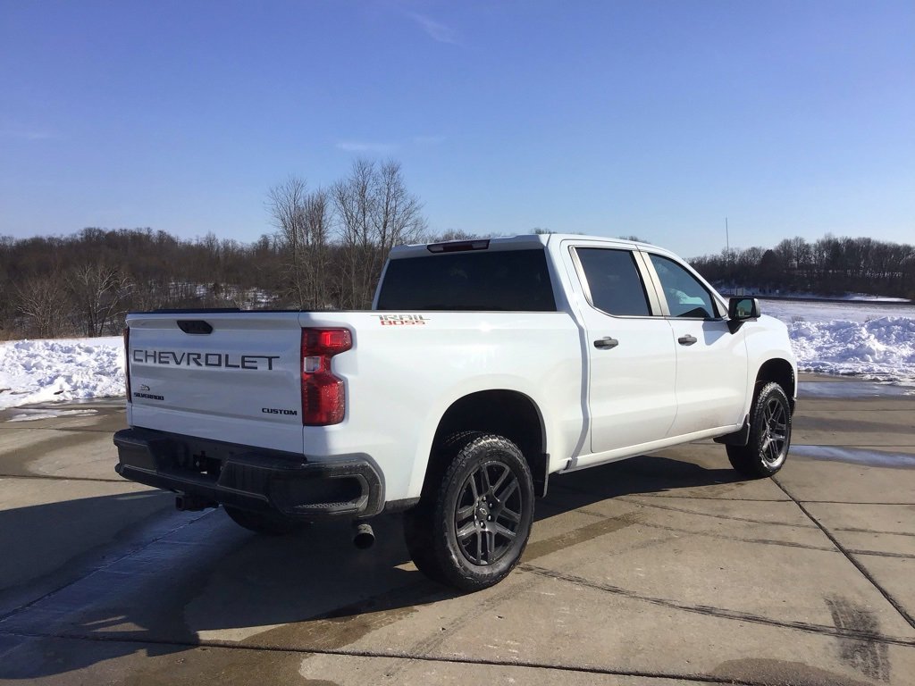 Used 2026 Chevrolet Silverado 1500 Custom Trail Boss w/ Turbomax Blackout Package image 3